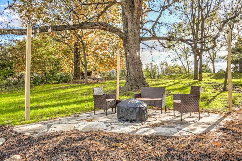 Beautiful Farmhouse Close To Lanc Hershey Etown Mount Joy Exteriör bild