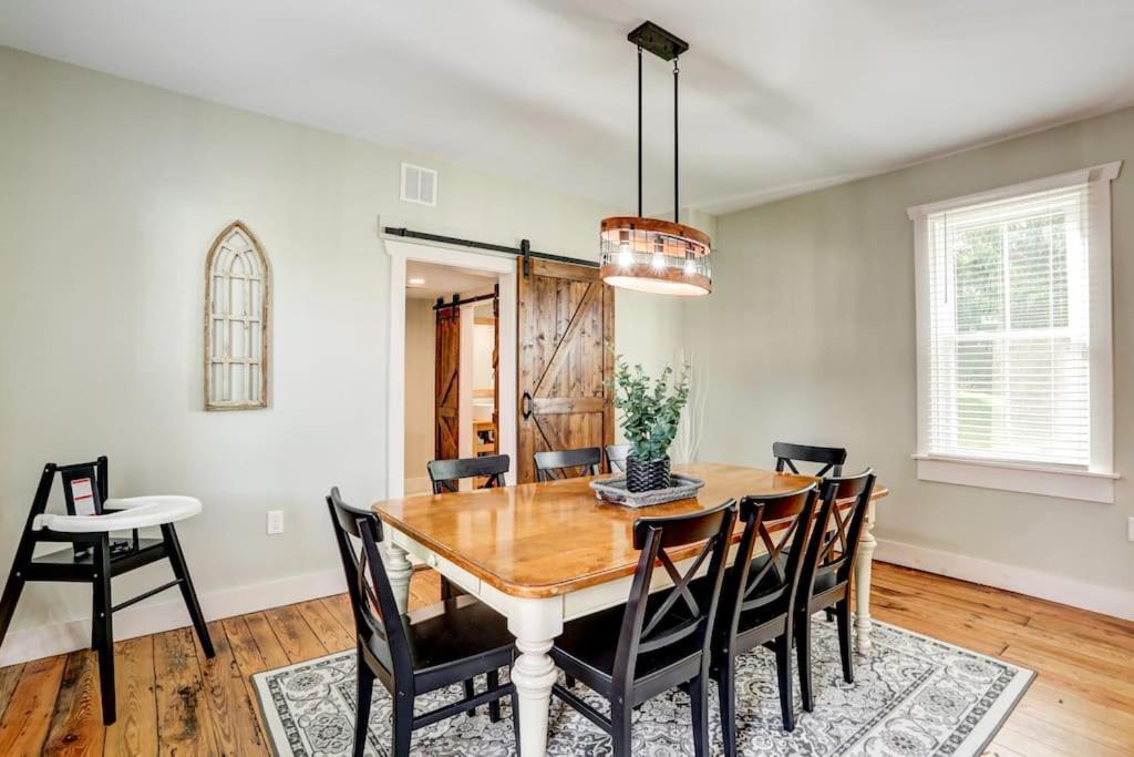 Beautiful Farmhouse Close To Lanc Hershey Etown Mount Joy Exteriör bild